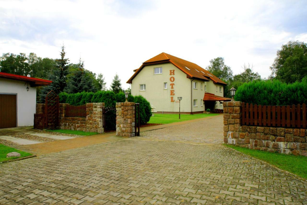 Restaurant & 